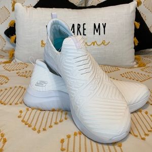 Skechers - Ultra Flex with Air Cooled Memory Foam Insole, Size 8, White